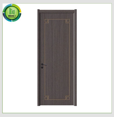 Un buon prezzo. Porta in WPC con isolamento termico e bassa manutenzione adatta a moderni spazi residenziali e commerciali in linea