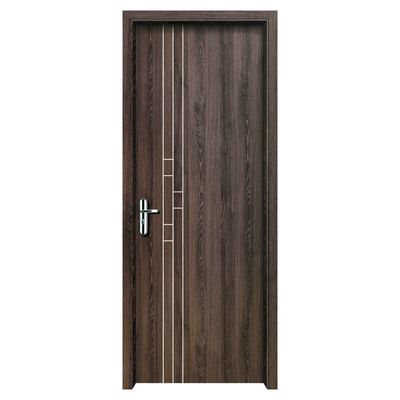 Porta interna in WPC resistente con isolamento termico insonorizzato e caratteristiche di bassa manutenzione per spazi commerciali moderni