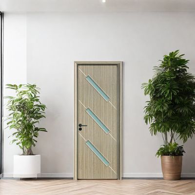 Un buon prezzo. Porta in vetro WPC a lunga durata costruita con materiale composito cavo per applicazioni interne residenziali e commerciali in linea